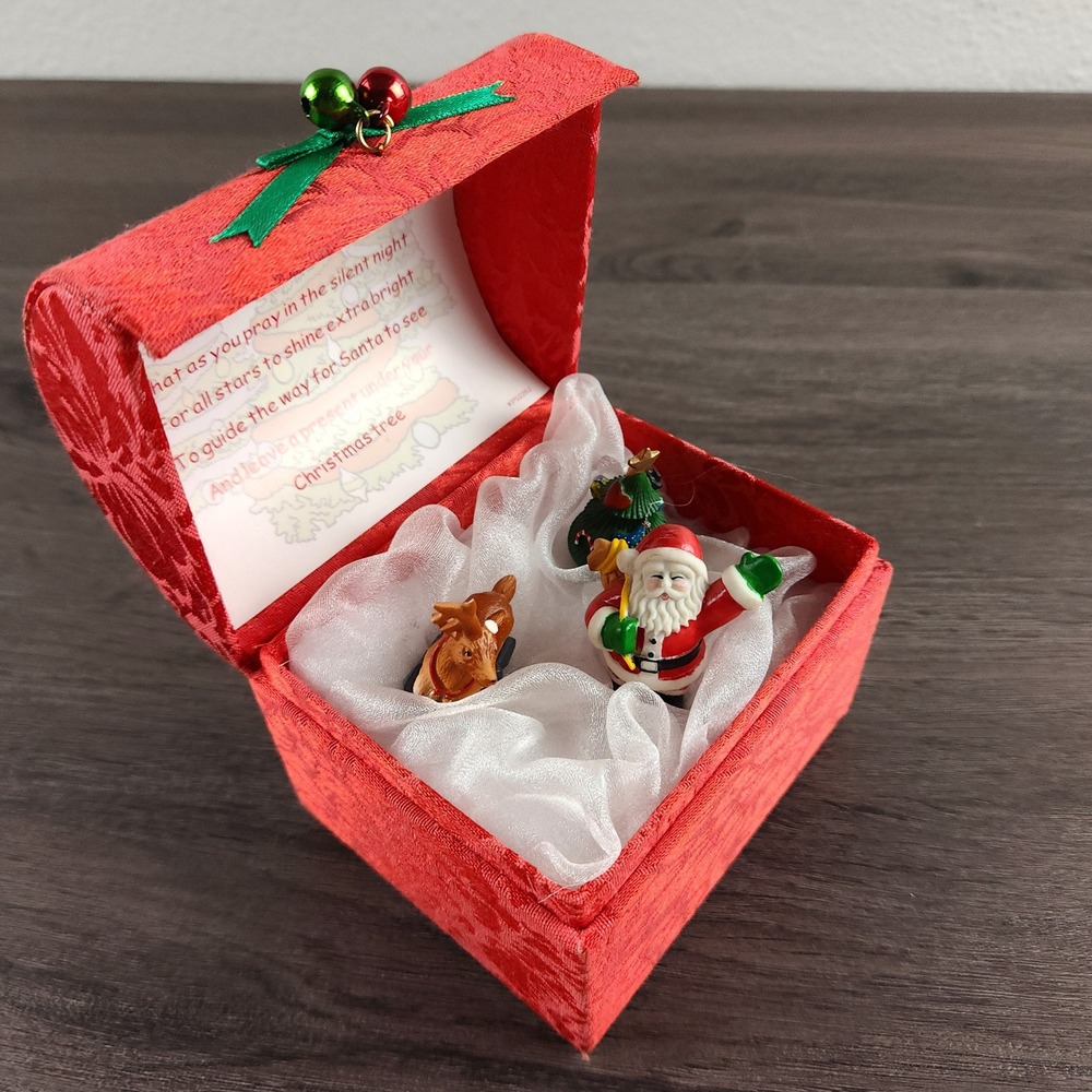 Christmas Music Box‎ Red Brocade Santa Reindeer Here Comes Santa Claus